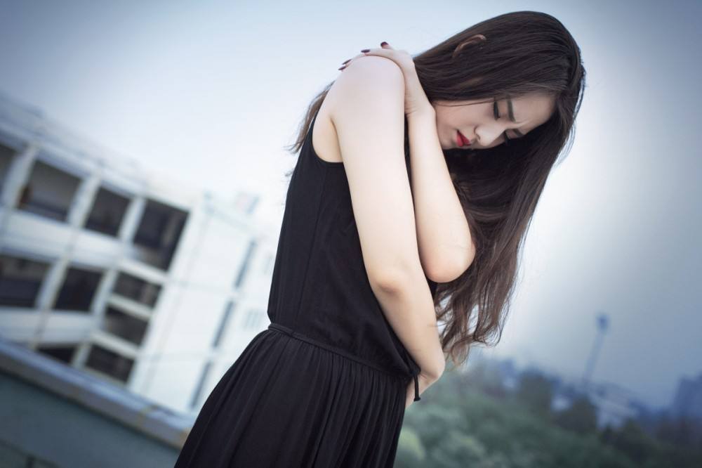 面对男人的冷落还用挽回吗,面对冷落你的男人