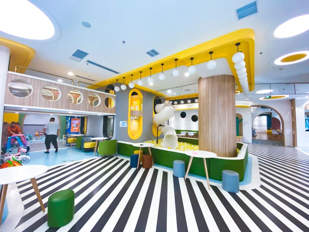 适合大孩子玩的亲子游泳,这家亲子游泳馆真的适合遛娃