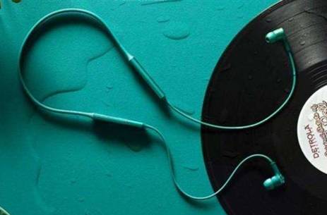 618平价蓝牙耳机十佳评测,挂脖运动蓝牙耳机和普通蓝牙耳机