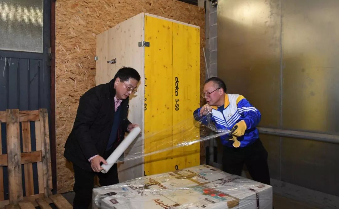 奥地利侨界捐助中国最大宗防疫物资，明搭国航回祖国最需要的地方