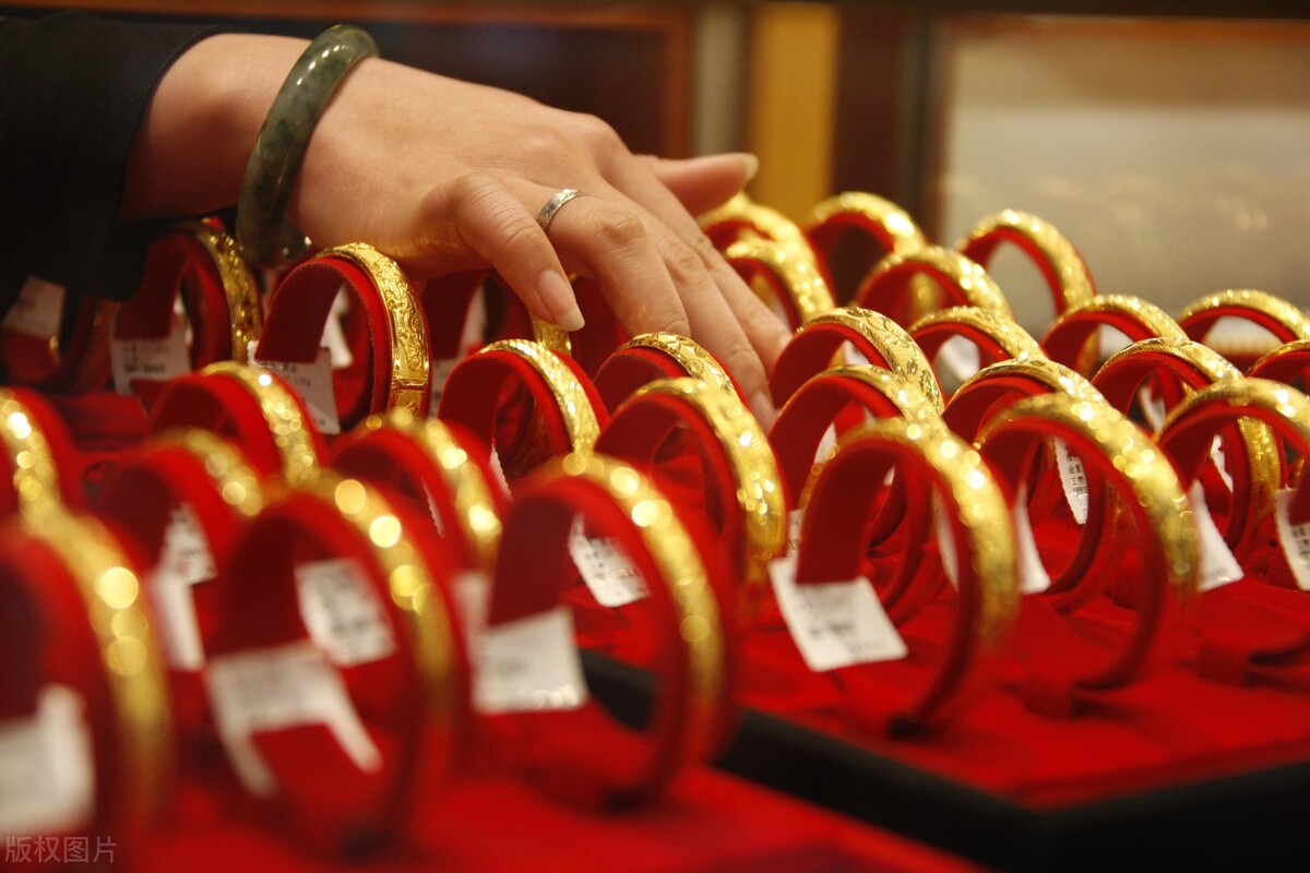 黄金消费回暖时尚消费潜力巨大,关注黄金投资机会