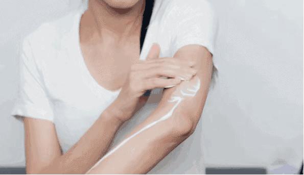 脱掉衣服以后拼的都是身体乳!