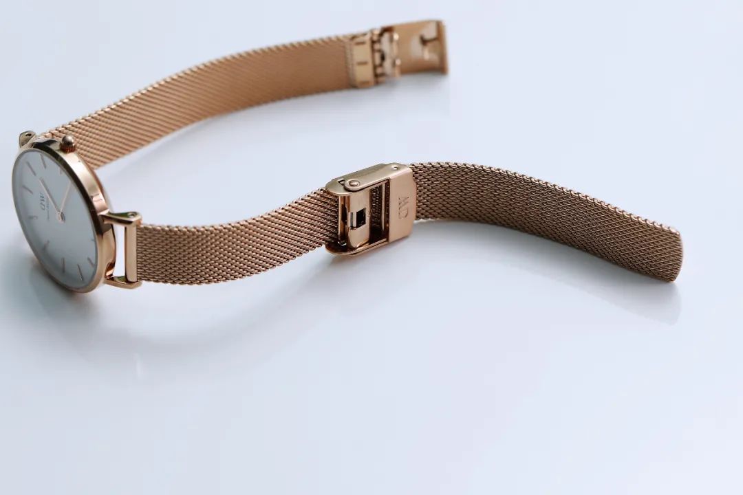 为什么买dw的手表不值,为什么有的dw手表才一二百