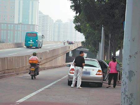 新规驾驶证暂扣期间开车怎么处罚,我的车非法拉客被扣处理要多久