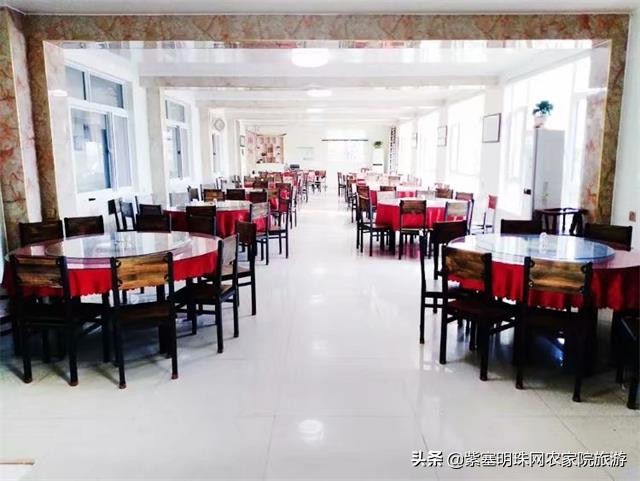 去赶海抓螃蟹海边淋雨捡贝壳,来海边抓螃蟹拾贝壳