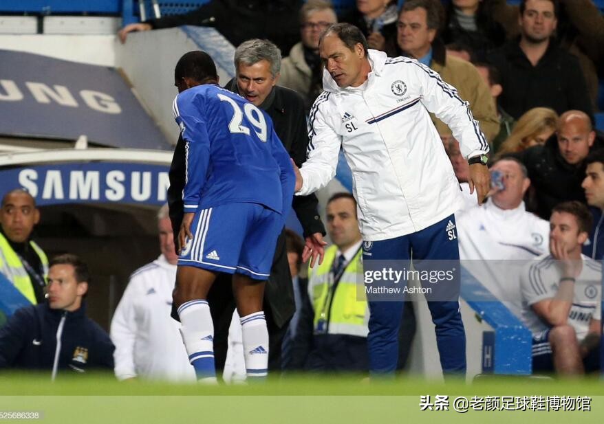 自称梅西曾辅佐他踢球，世界杯打假球贪得无厌头像被球迷印上美元