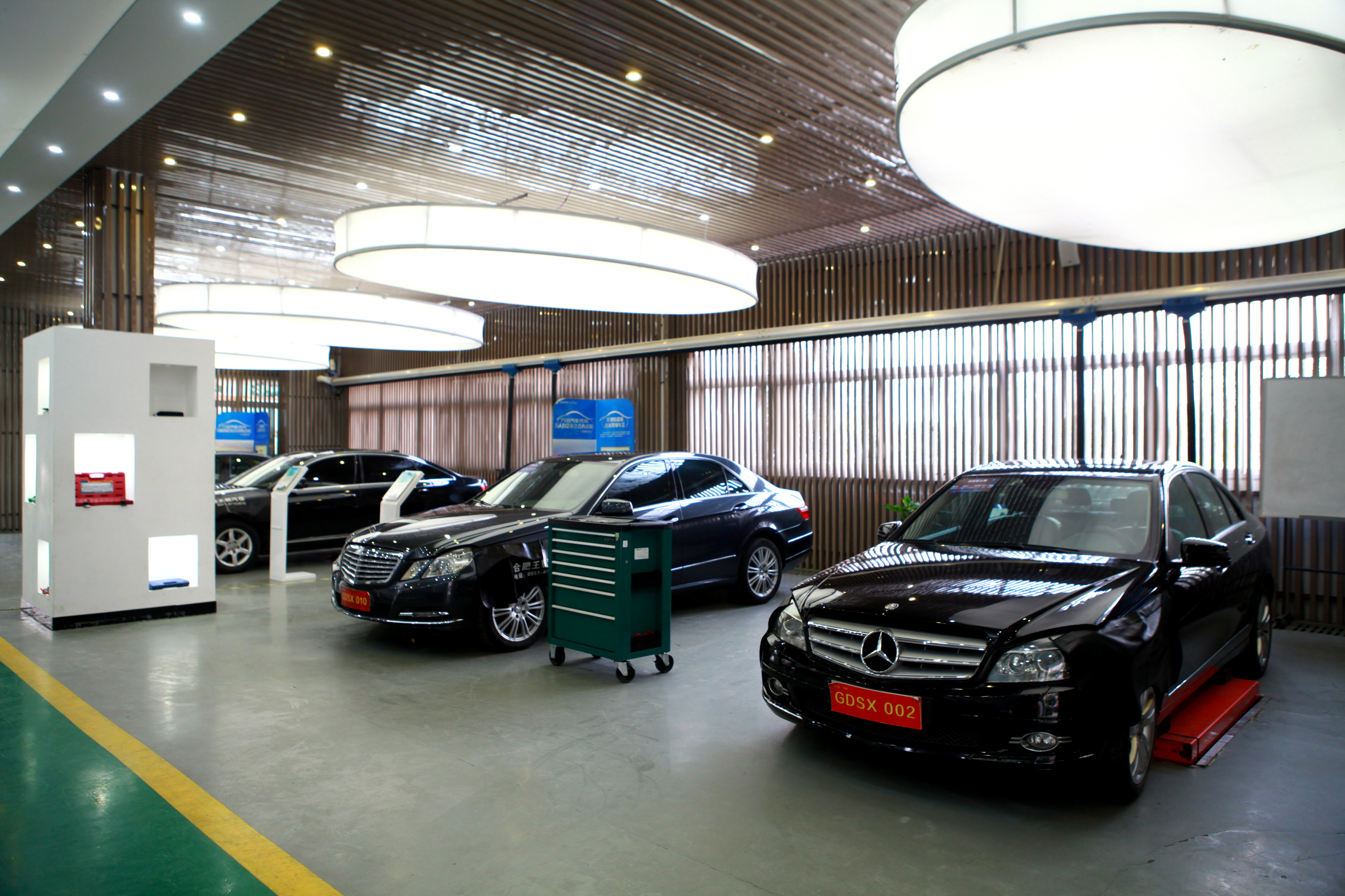 开车小技巧安全出行,新手开车注意事项及驾车技巧