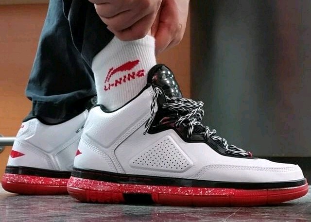 盘点nba球星和国产品牌鞋,nba球星穿的国产鞋