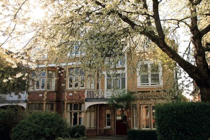 英国公学预备小学,英国牛津龙小学