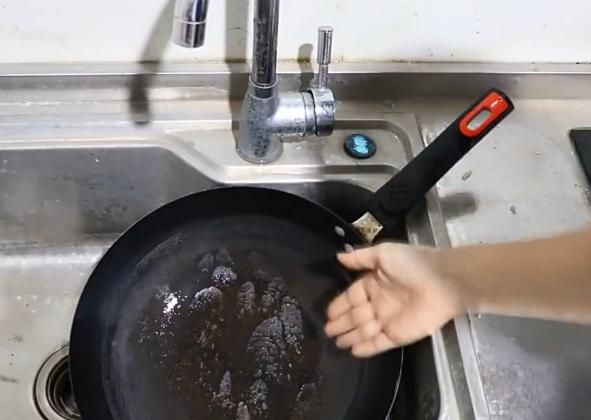 铁锅长时间不用怎么处理不长锈,怎么处理铁锈铁锅最有效