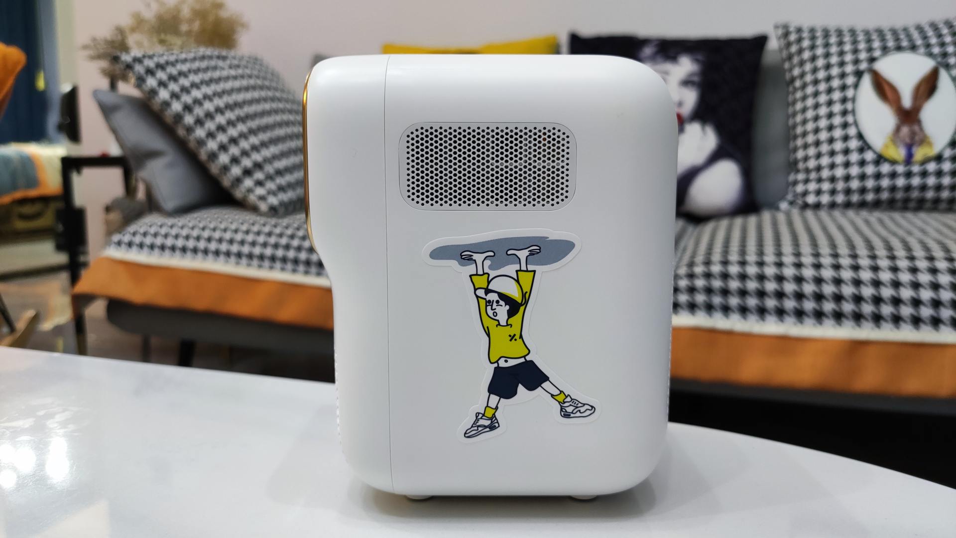 小明q1特别版智能投影仪,小明q1pro投影仪和极米newz6比较