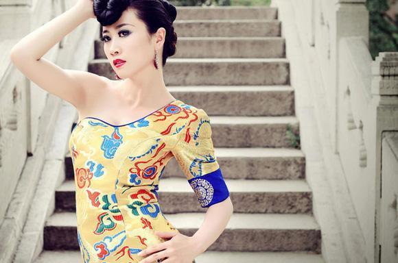 同是“后天”亿万富婆，你娶芙蓉姐姐，还是黄圣依？