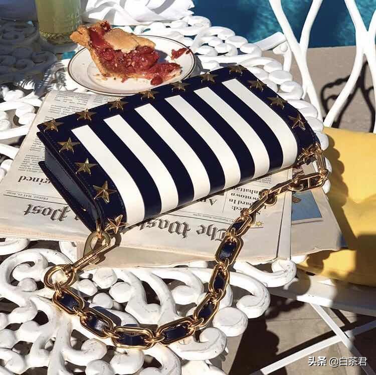 mk新款复古印花小包包,mk秋冬经典黑色包