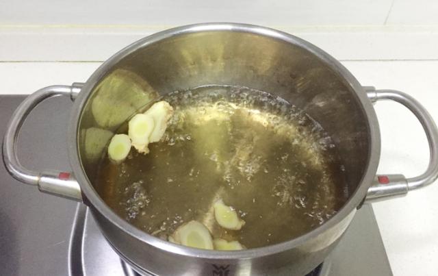 清蒸大闸蟹有什么妙招才好吃,清蒸大闸蟹的正确吃法和技巧