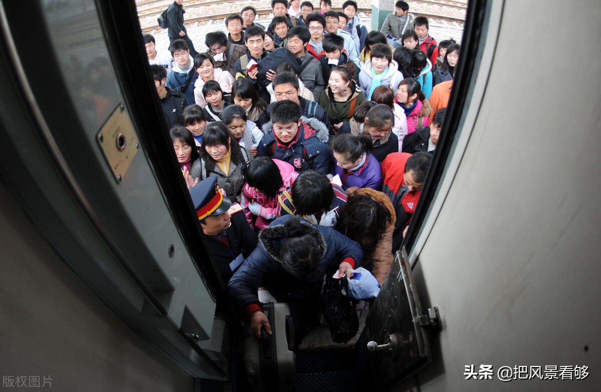 绿皮火车无座票上车后怎么补票,t370无座上车能补到卧铺吗