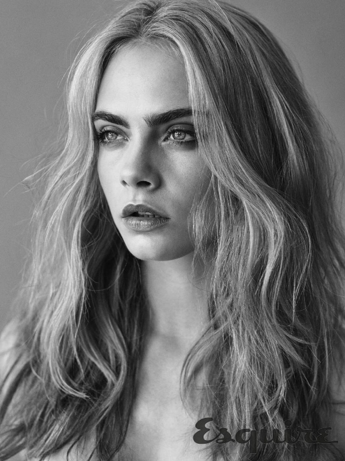 甜！英国贵族超模爱上美国女演员，机场热吻，狂撒狗粮