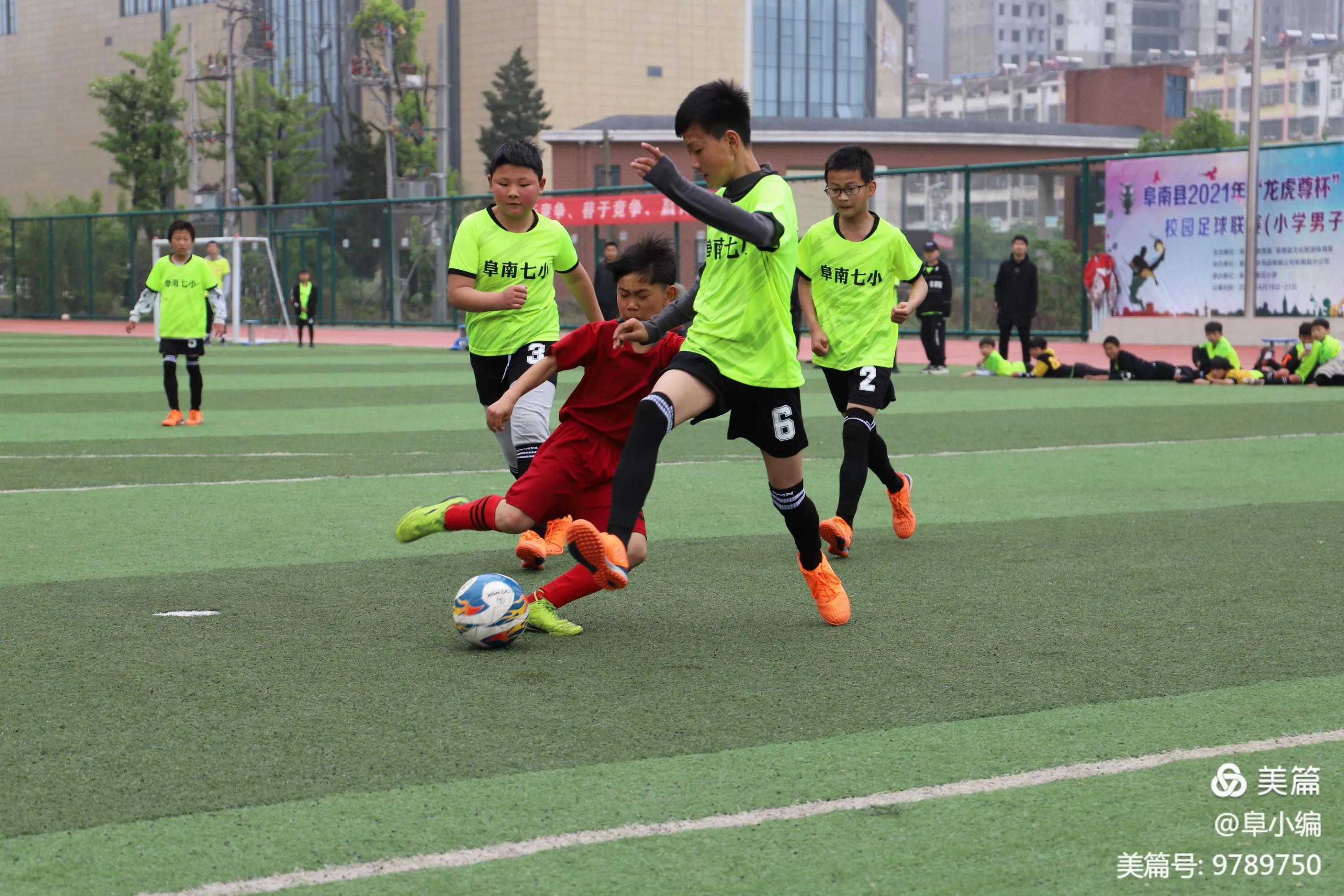 校园足球训练流程的基本步骤,足球基础课讲什么