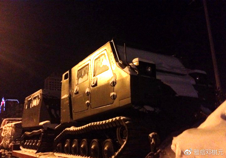 铰接式履带全地形车,中国最新款蟒式履带军用全地形车