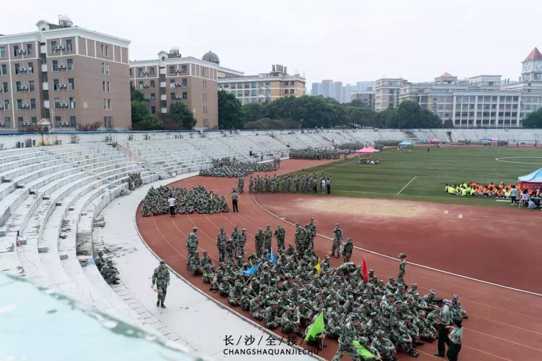 长沙最青春公交，串联6所大学的记忆