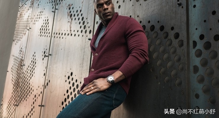 男式牛仔裤怎么穿得最好看,宽松版型男士高端牛仔裤穿搭