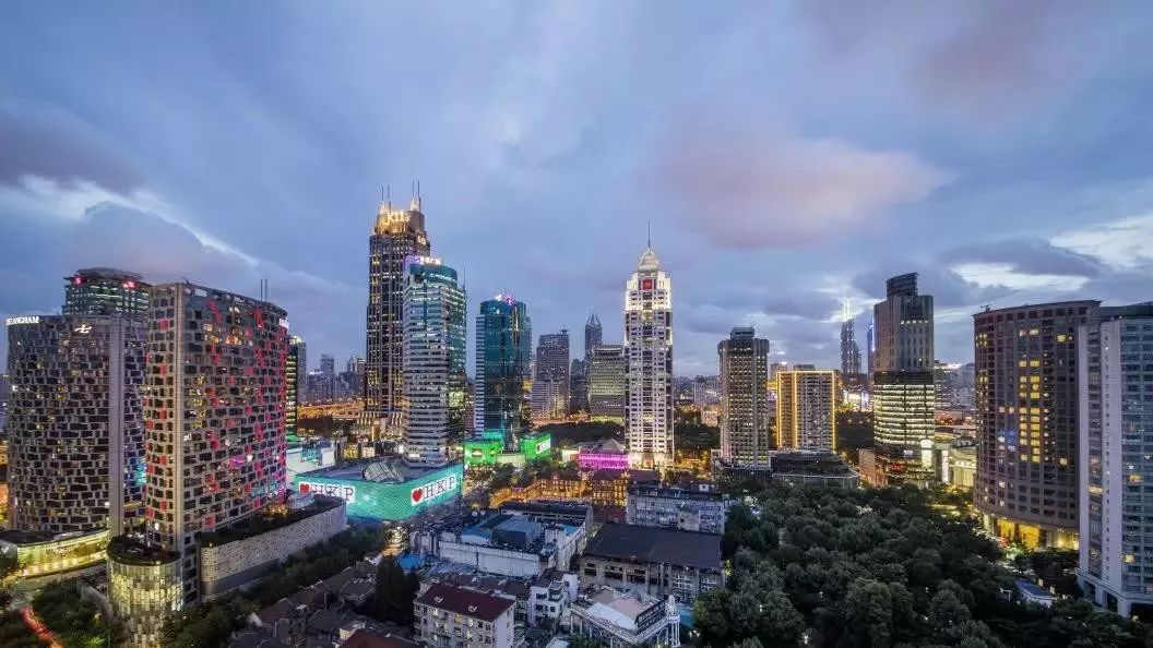 别再见女的就喊美女,见房子就称豪宅,盘一盘上海真正豪宅产品系