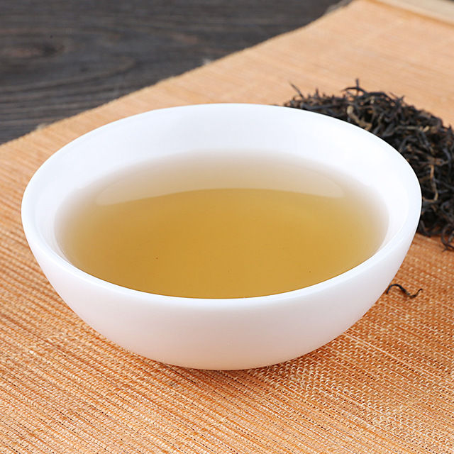 女人就如同一杯高贵淡雅的红茶,红茶就像一个韵味十足的女人文案