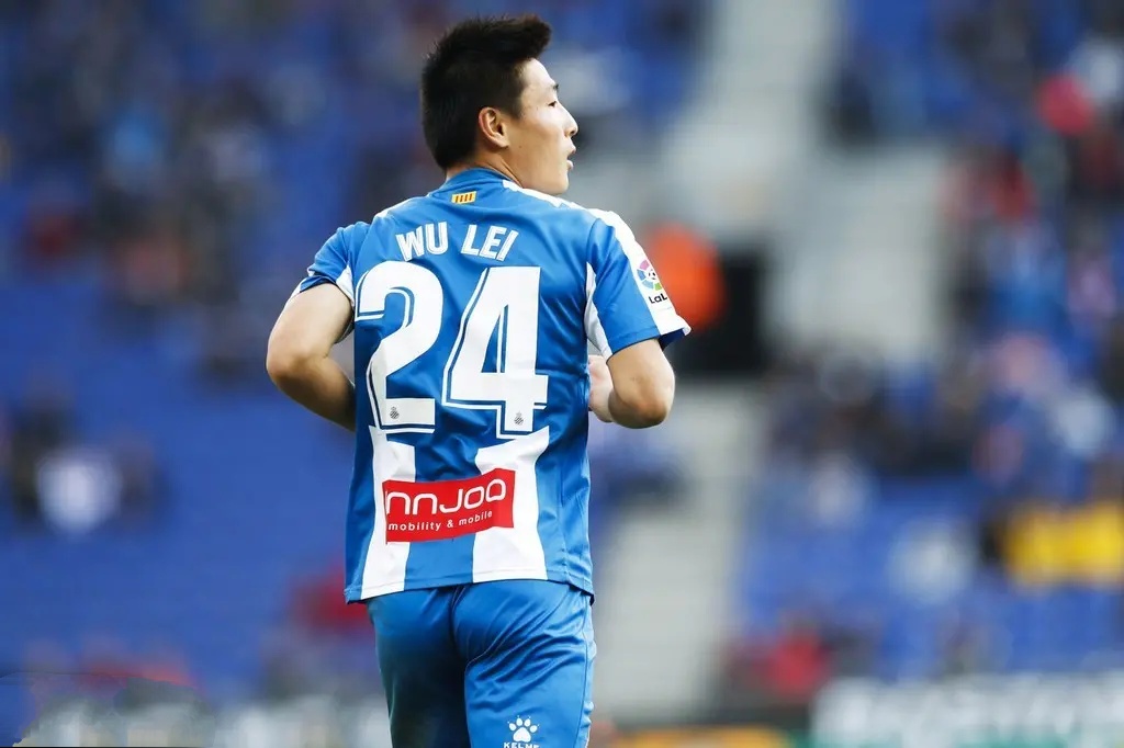 武磊几岁上演联赛职业首秀,16岁的小将梅西