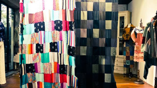 中国人只会跟风买名牌？80后女孩用旧衣改造成潮牌，燃炸上海滩