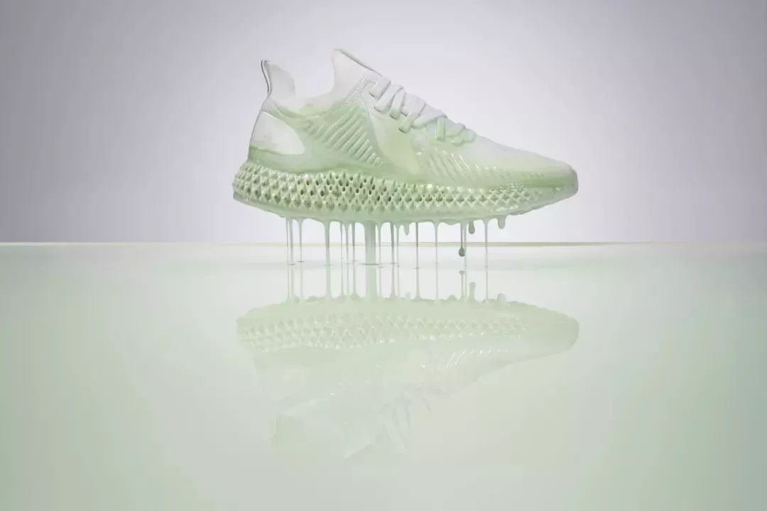 阿迪4D跑鞋有多火?35000多人天猫618排队疯抢