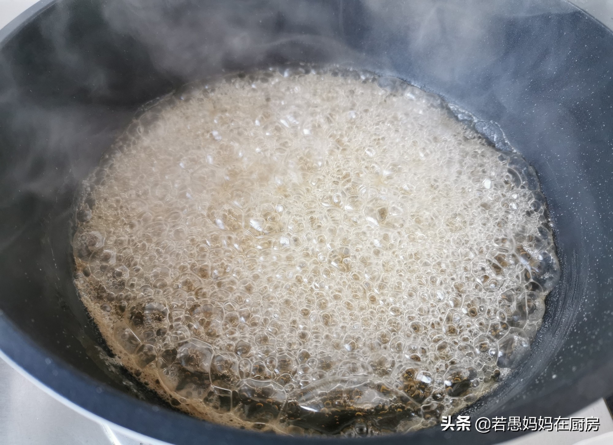 酥脆芝麻花生糖做法,在家做芝麻花生糖的方法