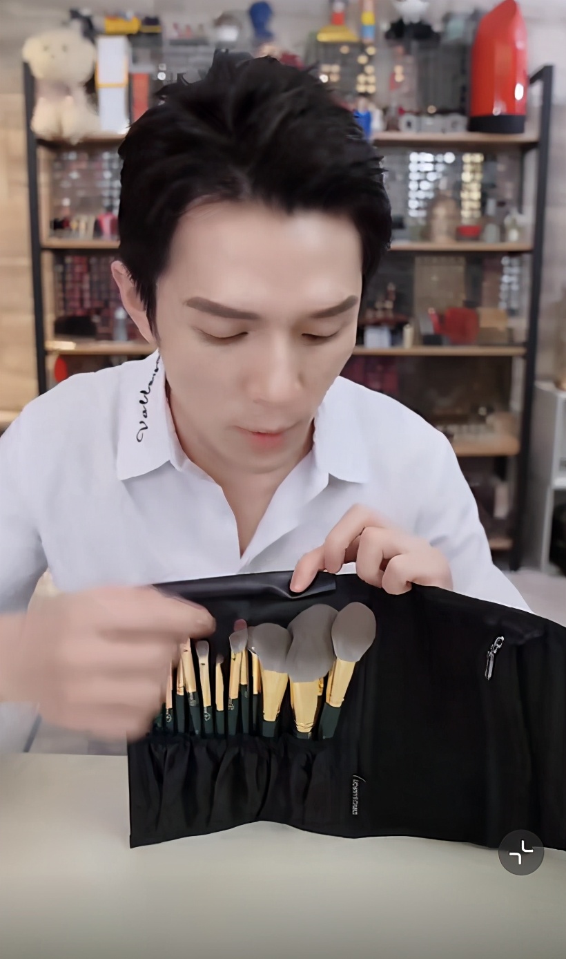 妆后没有想象中好看？想要提升化妆技巧，离不开这些工具