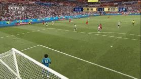 亚洲球王恶意蹬踏染红，除禁赛难逃父亲责罚，因为人性比足球重要