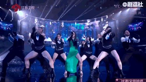 江苏卫视跨年是全开麦吗,江苏卫视跨年晚会live