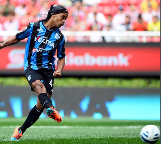 小罗世界足球先生,小罗第二次加冕足球先生