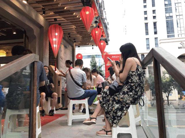 成都这家每天爆满的火锅店,成都最好吃的火锅店推荐