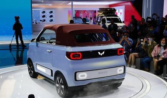 五菱老头乐是什么车,五菱老头乐落地多少