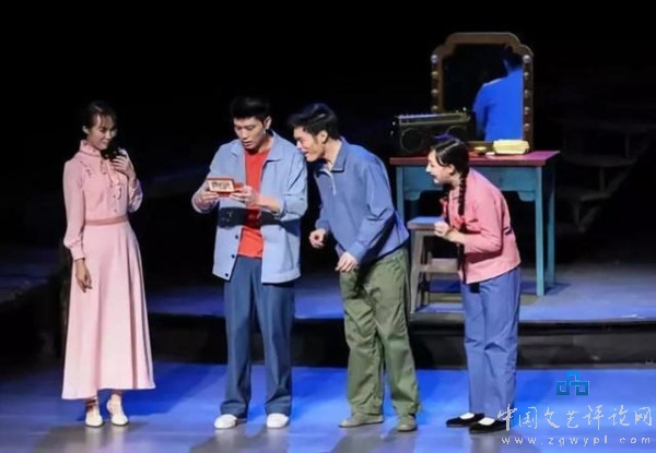 现实题材的话剧,现实主义题材话剧