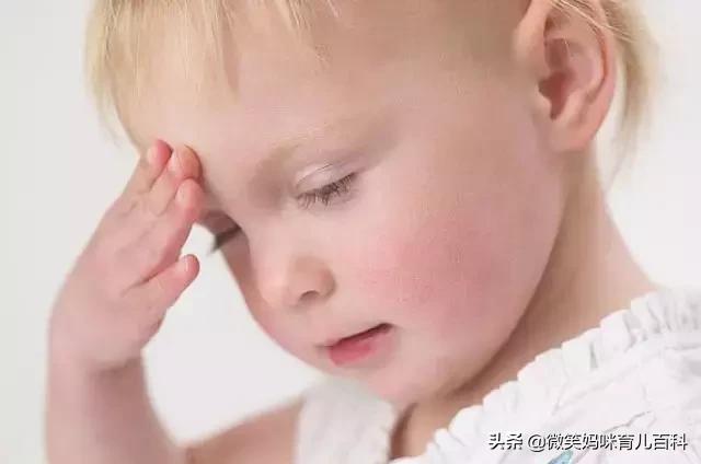 孩子先是呕吐后来发烧咳嗽怎么办,一岁半宝宝发烧咳嗽呕吐怎么回事