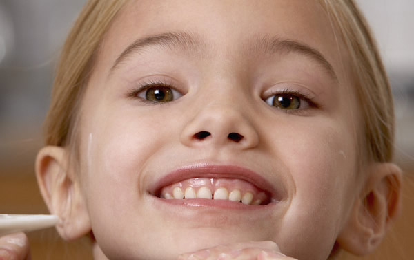 小孩乳牙蛀了做根管有必要吗,小孩子乳牙被蛀空了需要去处理么