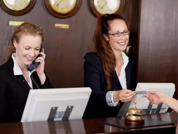 前台工资低的原因,前台工作值得去做吗