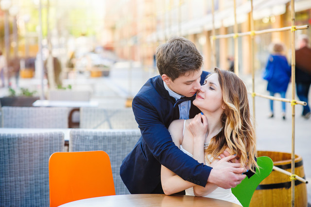 一个男人真的爱你时是怎样的,一个50岁男人真的爱你有哪些表现