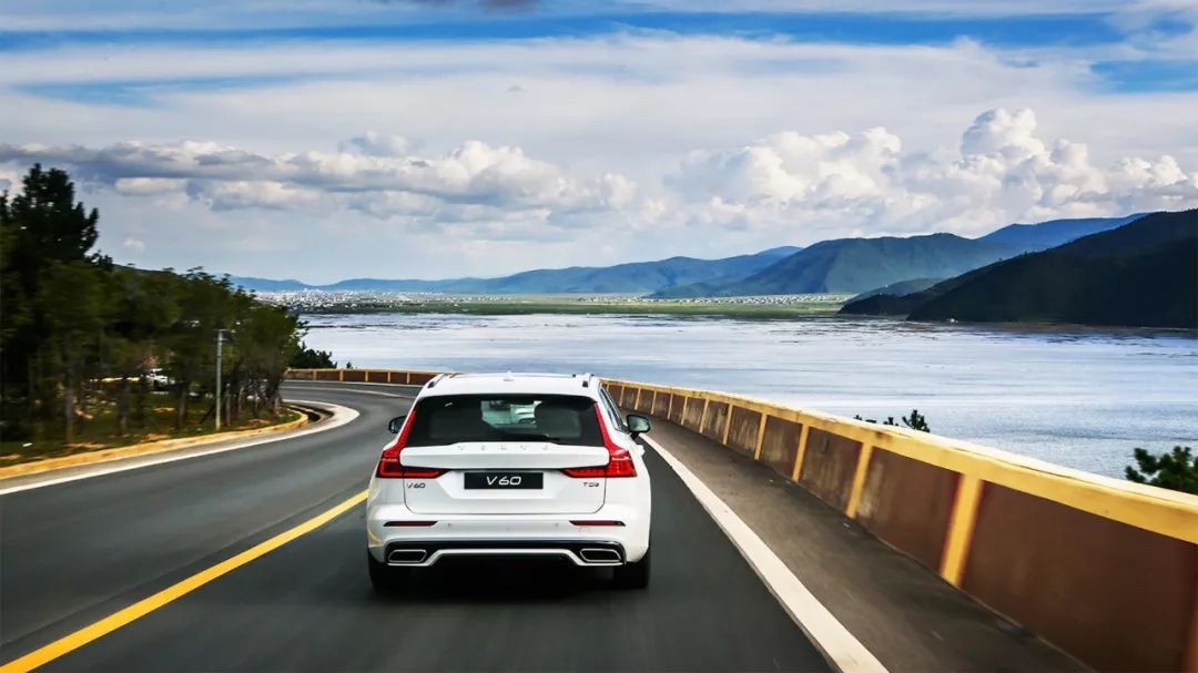 沃尔沃旅行车v60和v90碰撞测试,沃尔沃旅行车v6017年二手车价格