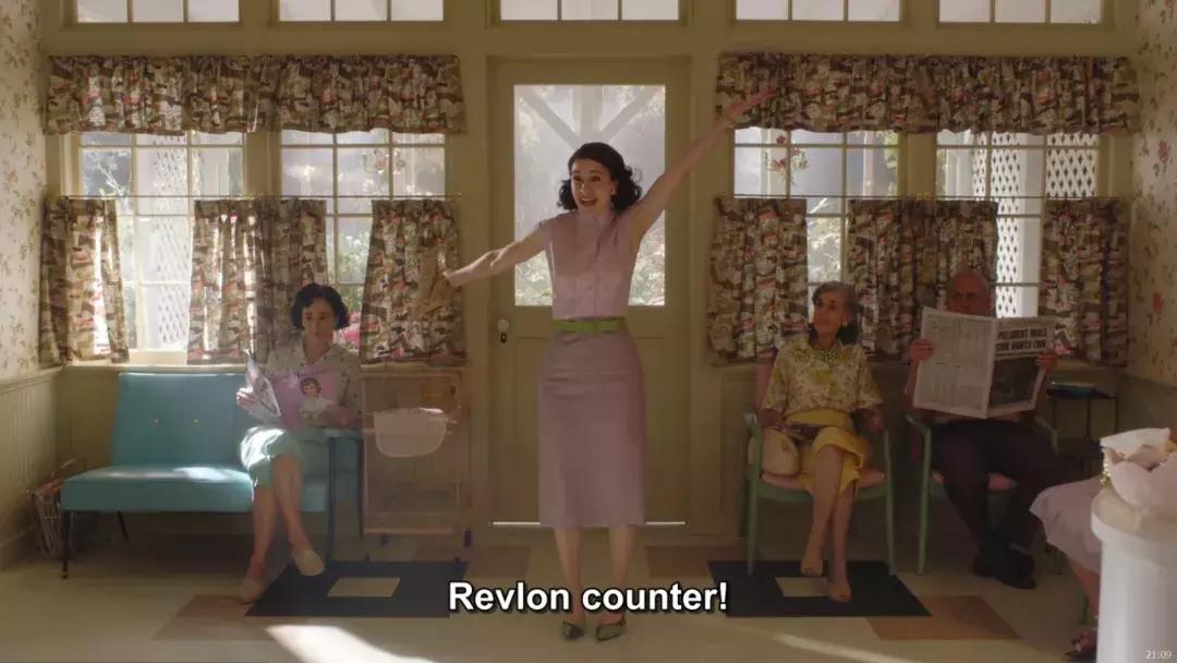 弃出轨前夫再惹桃花，纽约名媛离婚爆红，5000套美裙包裹励志大戏