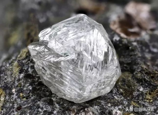 真钻石和南非钻石区别,南非钻石好还是莫桑钻石好