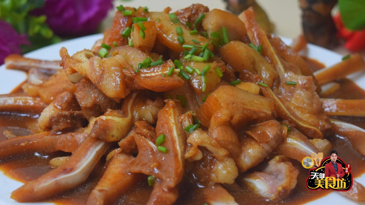 爱吃猪肘一定要收藏,卤猪耳都怎么卤好吃