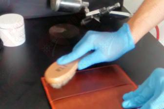 皮夹发霉怎么办,皮夹掉皮怎么修复