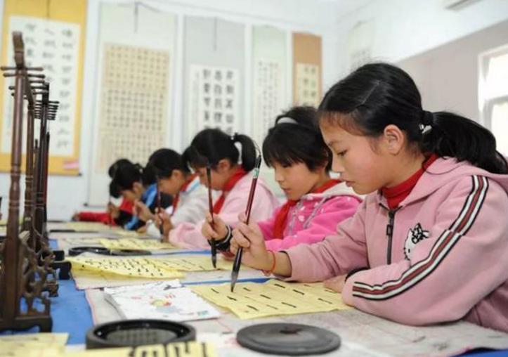 兴趣班不宜报的太多,兴趣班要不要报钢琴