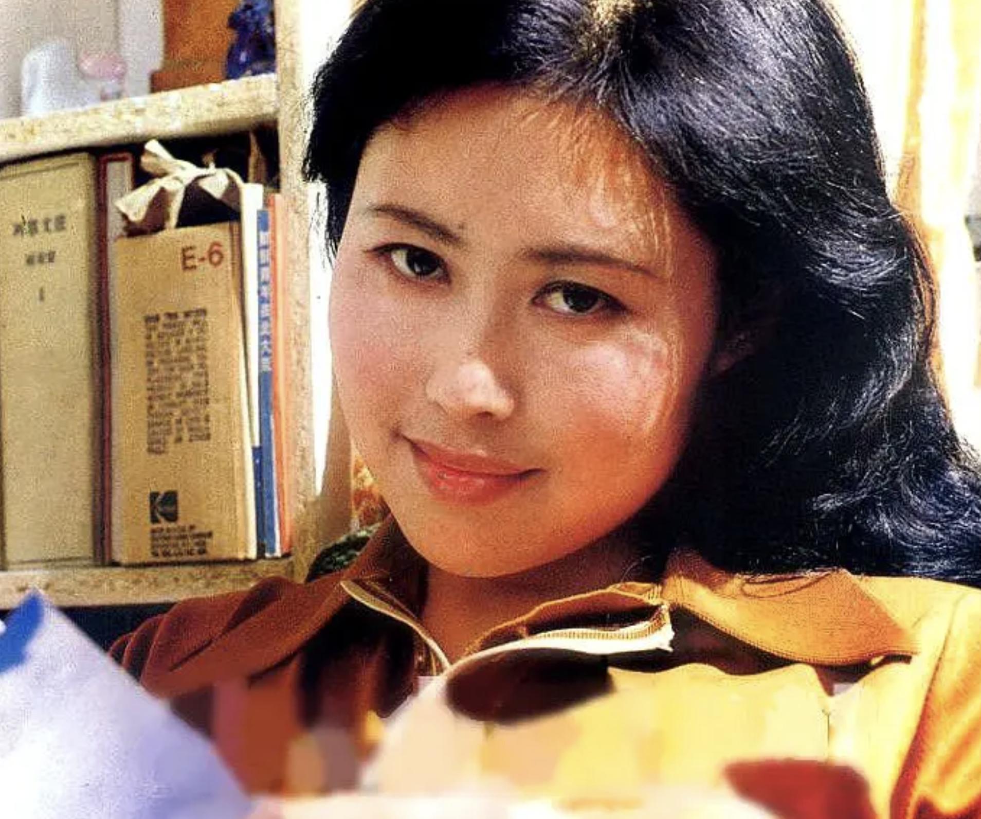 “老戏骨”斯琴高娃的坎坷人生，和她一生爱过的3个重要男人