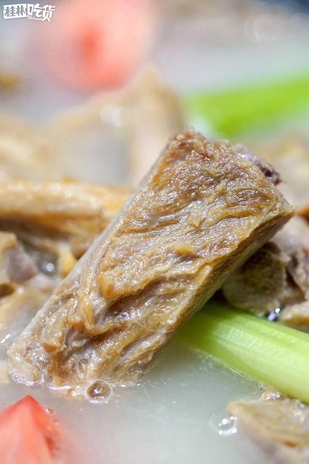 云南夫妻开小店,云南夫妇在宁德开烧烤店