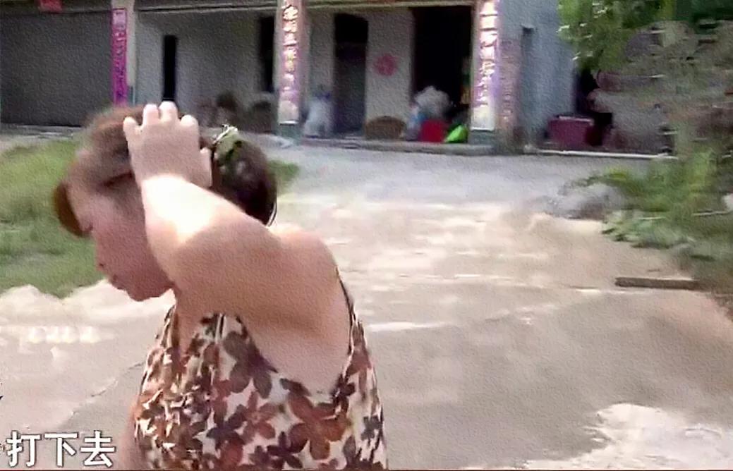 亲情：儿子吃百家饭，呼唤母亲想要一个家，可母亲却视而不见